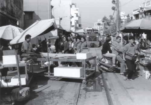 1995台糖小火車穿梭於屏東市北區市場 1995台糖小火車穿梭於屏東市北區市場